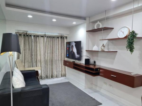 Big 2BR near Burgos Circle, Highstreet, St Lukes - B Parklane T1